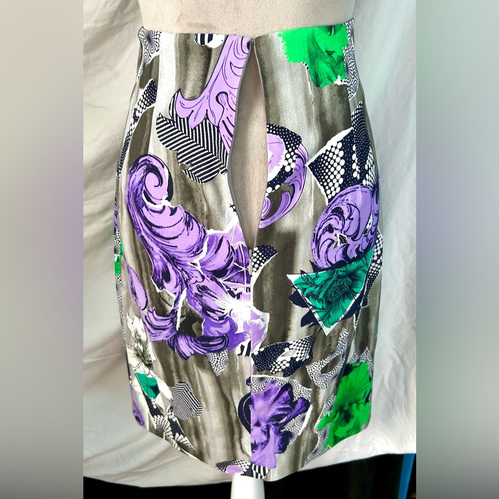 Versace Collection Grey, Purple, Green Abstract Pencil Skirt, Size M - Picture 12 of 13
